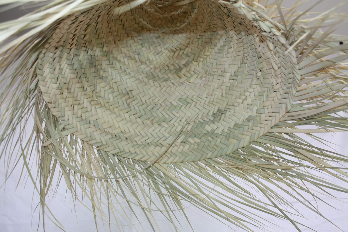 Suspension paille tressée en feuilles de palmier - Eniamor