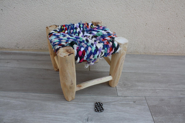 PETIT TABOURET MAROCAIN - Bois de Citronnier & Tissu recyclé - Artisanat Boucherouite - Décoration Durable -
