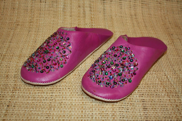 BABOUCHES souples en cuir Rose Fuchsia avec sequins multicolores - Chaussons cuir confortables. 100% artisanale - Femme du 36 au 42 !