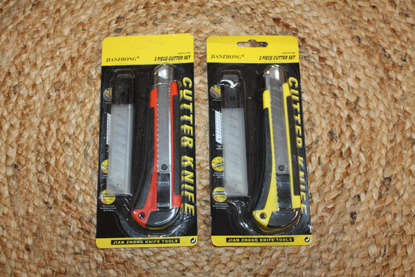 Cutter + Recharge de lames - Avec cran d'arrêt - Qualité - Promo PAS CHER -