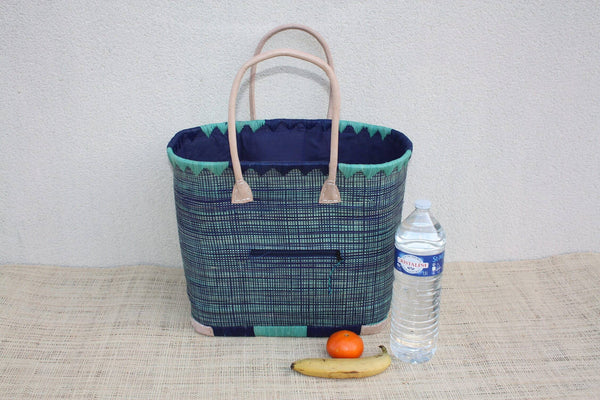grand panier XXL bleu de Madagascar pour le marché ou la plage
