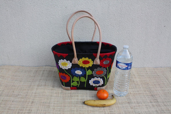 panier-moyen-fleurs-brodees