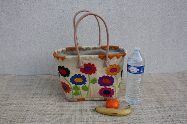 panier-moyen-fleurs-brodees