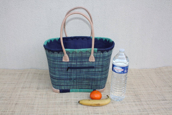 grand panier cabas artisanal bleu et vert en paille naturelle