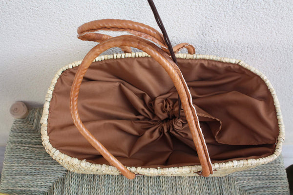 Superbe panier en jonc naturel avec pochon tissu qui ferme