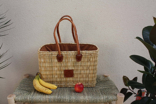 Superbe panier en jonc naturel avec pochon tissu qui ferme