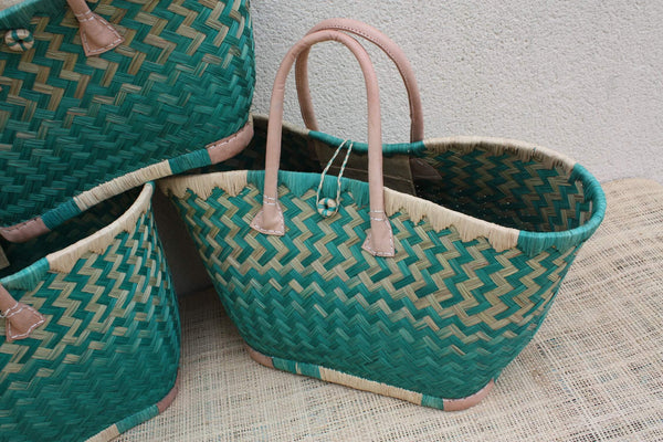 Panier en osier de Madagascar TURQUOISE artisanal – Sac cabas tressé à la main avec anses en cuir – Style bohème chic