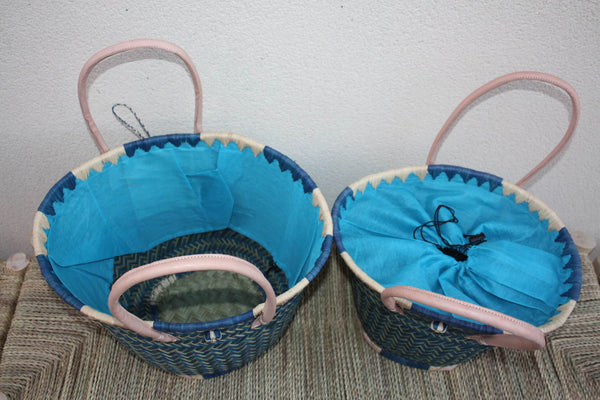 Panier osier rond Bleu Turquoise avec tissu pochon qui ferme - Sac africain rotin plage Anses Longues Cabas paille marché courses