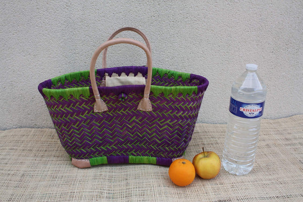 Panier en osier de Madagascar VIOLET artisanal – Sac cabas tressé à la main avec anses en cuir – Style bohème chic
