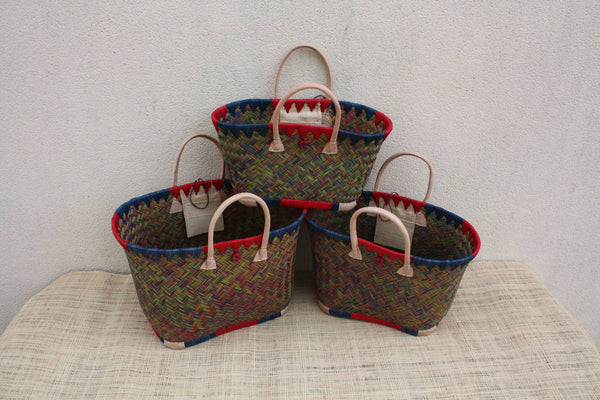 Großer Einkaufskorb aus Madagaskar – Tragetasche blau rot grün – massiv handgeflochten – 3 Größen zur Auswahl – Strandkorb aus Rattanstroh