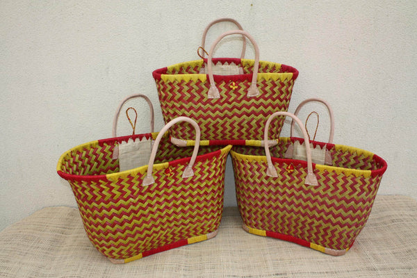 Panier paille rouge & jaune – Sac plage cabas osier marché artisanal Madagascar, rotin tressé main, anses cuir (3 tailles)