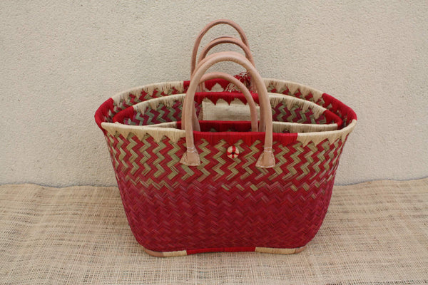 Panier en osier de Madagascar rouge artisanal – Sac cabas tressé à la main avec anses en cuir – Style bohème chic