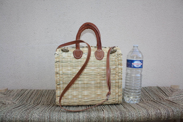 Panier tressé fermé bouton bois - Sac à main bandoulière / Cabas à courses chic : Choisissez celui qui vous convient ! CRÉATION UNIQUE