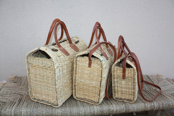 Panier tressé fermé bouton bois - Sac à main bandoulière / Cabas à courses chic : Choisissez celui qui vous convient ! CRÉATION UNIQUE