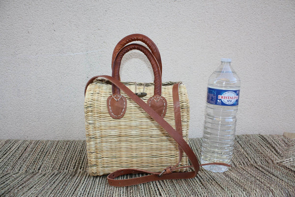 Panier tressé fermé bouton bois - Sac à main bandoulière / Cabas à courses chic : Choisissez celui qui vous convient ! CRÉATION UNIQUE