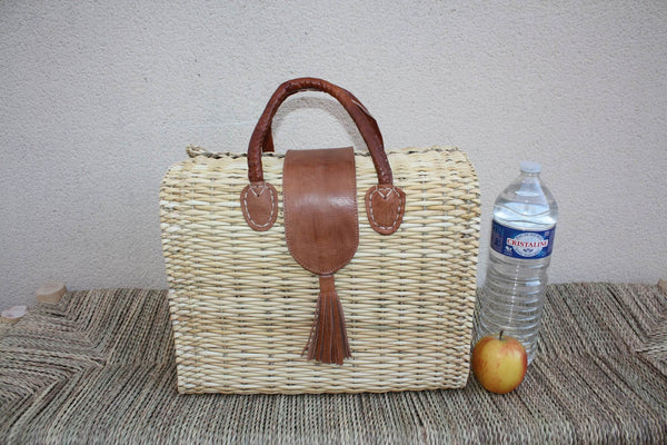 Panier tressé fermé rabat cuir - Sac à main bandoulière / Cabas à courses chic : 3 Modèles au choix ! CRÉATION UNIQUE