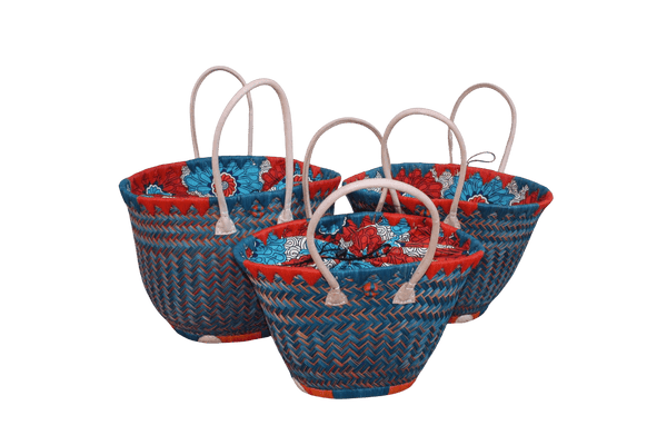 Panier en paille tressée avec pochon wax – Cabas marché, sac plage artisanal – Madagascar – 3 tailles