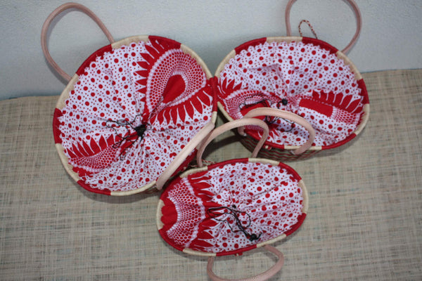 Panier Rond Wax Africain Rouge & Naturel – Sac Cabas Bohème en Fibres Naturelles – Panier Marché Plage Anses Cuir – Fait Main Madagascar