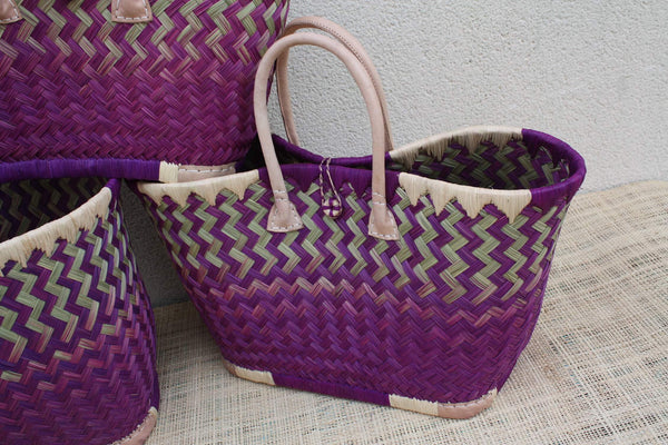 Panier en osier de Madagascar VIOLET artisanal – Sac cabas tressé à la main avec anses en cuir – Style bohème chic