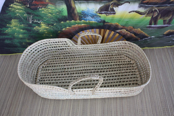 Changing basket - Baby changing plan - Braided palm basket - With handles - wicker rattan straw - Bohemian &amp; Chic decoration -