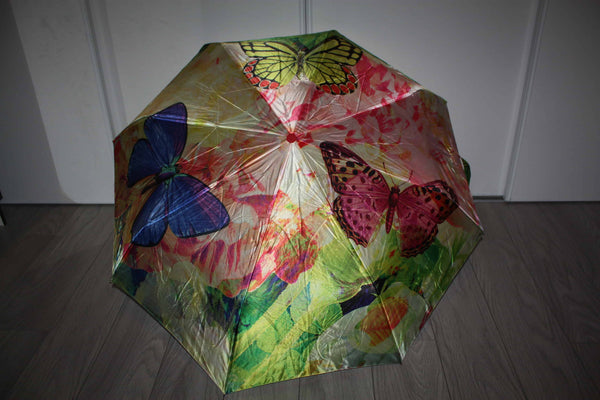 Hervorragender einziehbarer Regenschirm - 6 MODELLE - Sehr schöne Muster -