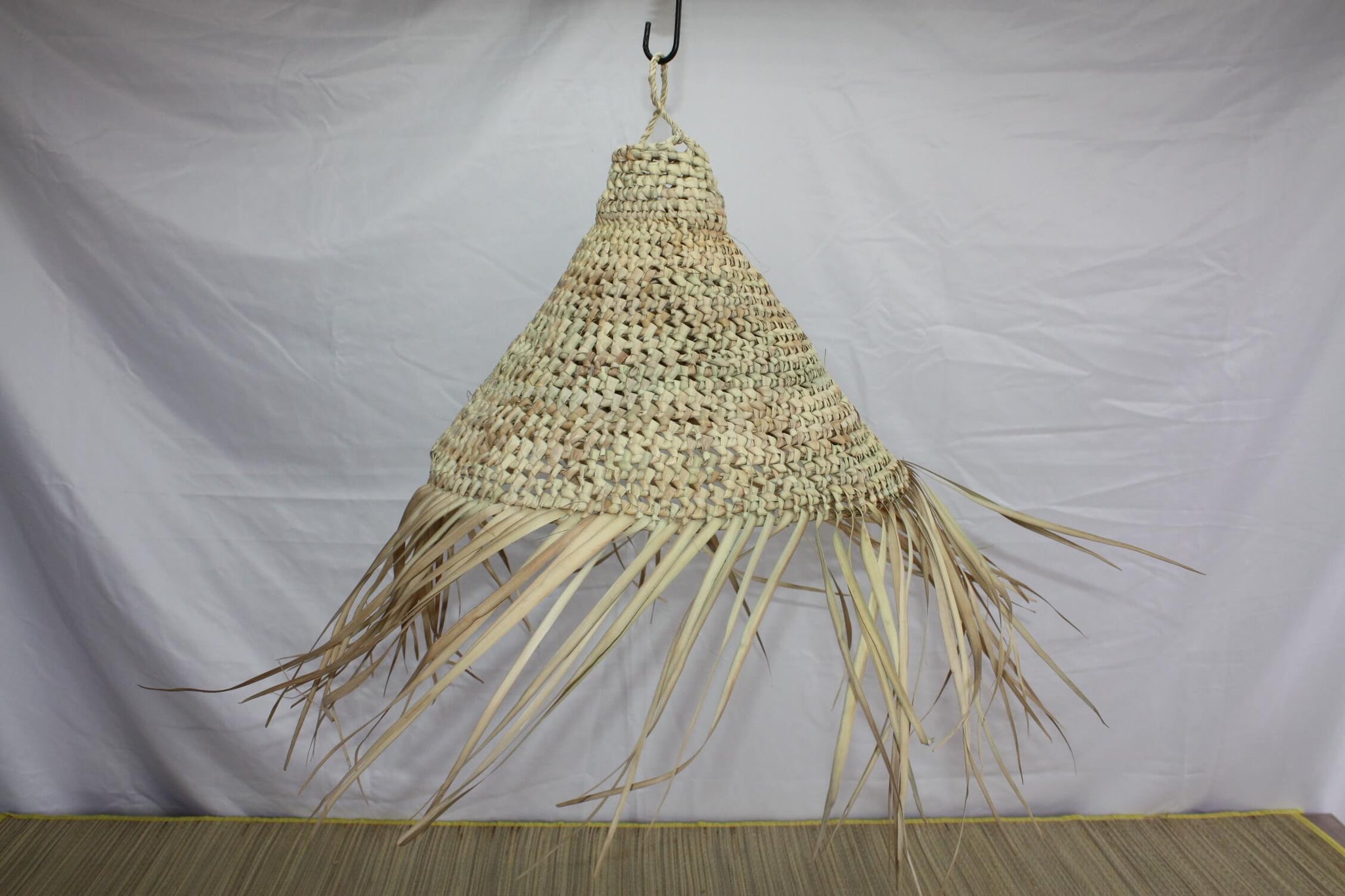 SUSPENSION Cone Paille - Luminaire Chandelier Openwork lampshade - 2 SIZES to CHOOSE - Moroccan rattan
