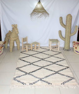 MAGNIFICENT LARGE Beni Ouarain Moroccan Rug - White Black Diamond Pattern - Berber Craftsmanship - 100% Sheep Wool
