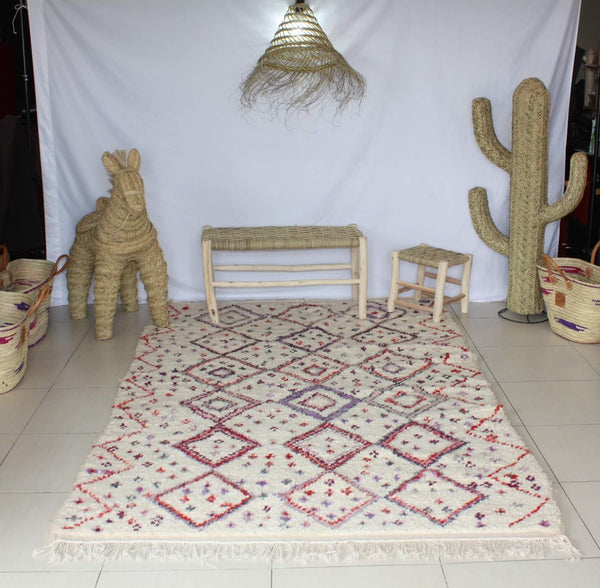 Hervorragender und großer marokkanischer Beni Ouarain-Teppich – 100 % Schafwolle – rosa/lila Farbmuster – Berber-Handwerkskunst –